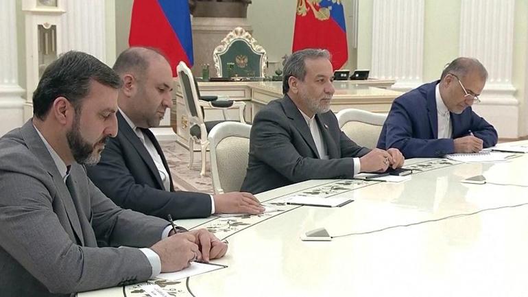 Rusya lideri Putin, İran Dışişleri Bakanı ile görüştü