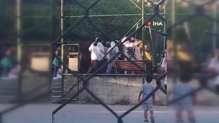 Çocukların kavgasına anneler dahil oldu, ortalık birbirine girdi