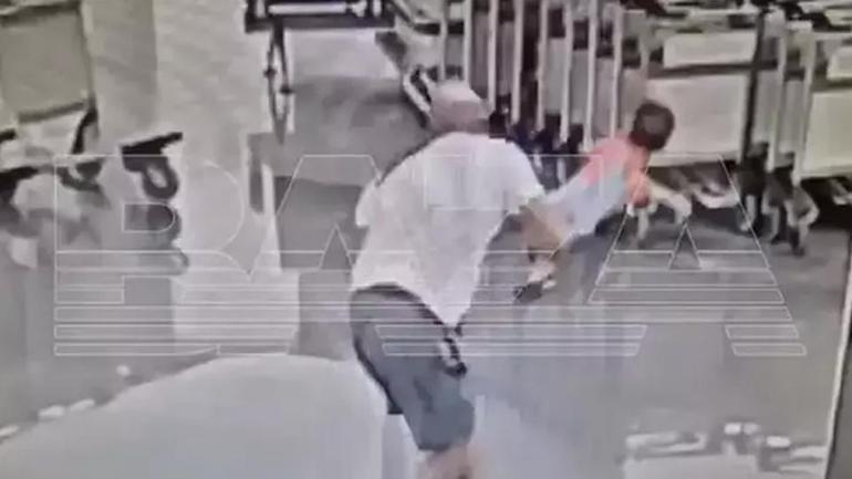 Havaalanında dehşet verici anlar 18 aylık bebeğe vahşice saldırı: Komaya soktu
