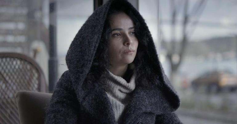 “Ne içindeyim zamanın ne de büsbütün dışında”