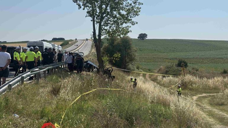 SON DAKİKA... Edirnede feci kaza Ağaca çarpan otomobildeki 2si çocuk 5 kişi hayatını kaybetti