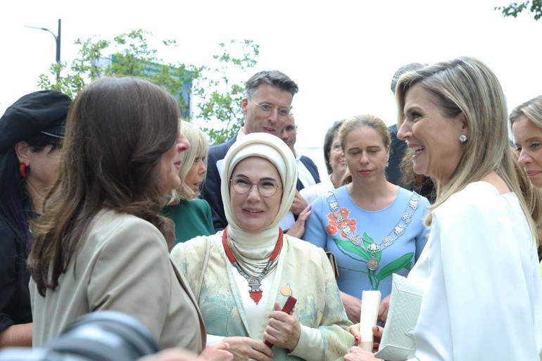 Emine Erdoğan, lider eşleriyle bir araya geldi