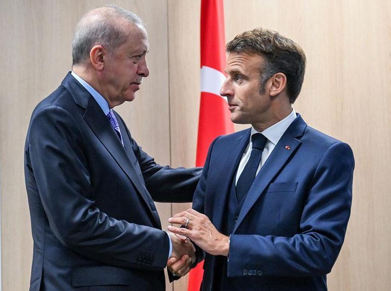 Cumhurbaşkanı Erdoğandan Macrona tokalaşma hamlesi: Psikolojik üstünlük kurdurmadı