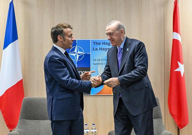 Cumhurbaşkanı Erdoğandan Macrona tokalaşma hamlesi: Psikolojik üstünlük kurdurmadı