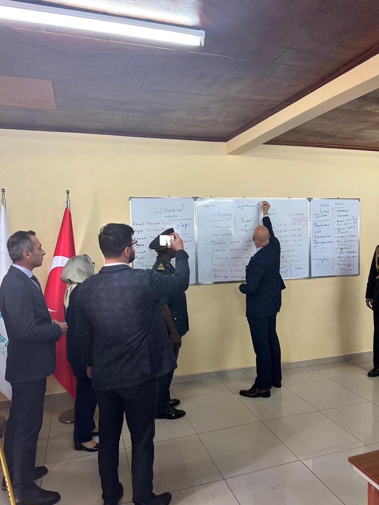 Kamerun Harp Okulu’nda ilk Türkçe ders verildi