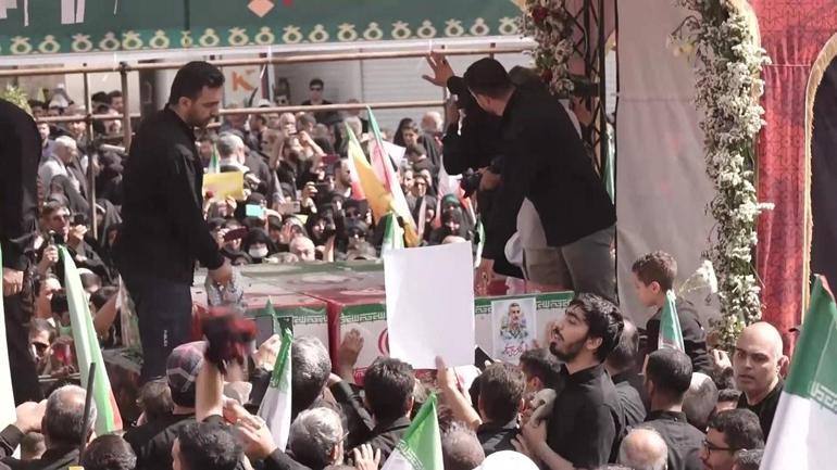 İran Tahranda kayıplarını uğurladı