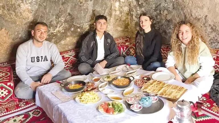 Kaya mezardan kafe masasına 3 bin yıllık tarihi Frig mirasının skandal dönüşümü