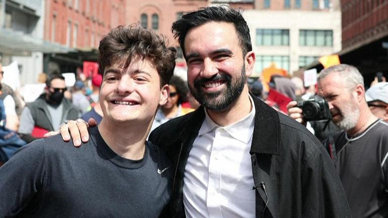 New Yorku bir ilk mi bekliyor Zohran Mamdani kimdir