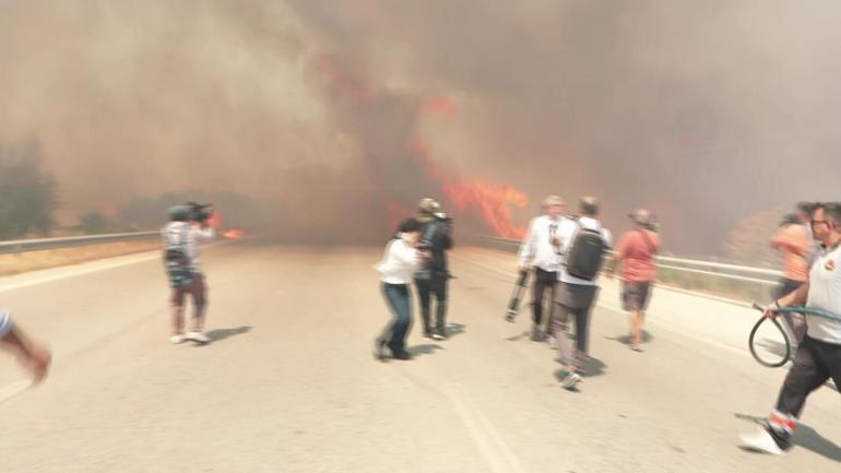 İZMİR ÇEŞME ORMAN YANGINI SON DAKİKA İzmir Çeşme orman yangını söndürüldü mü