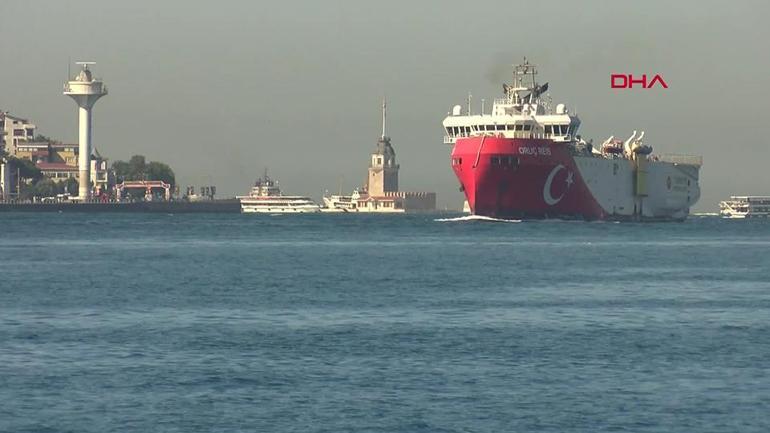 Oruç Reis gemisi İstanbul Boğazından geçti