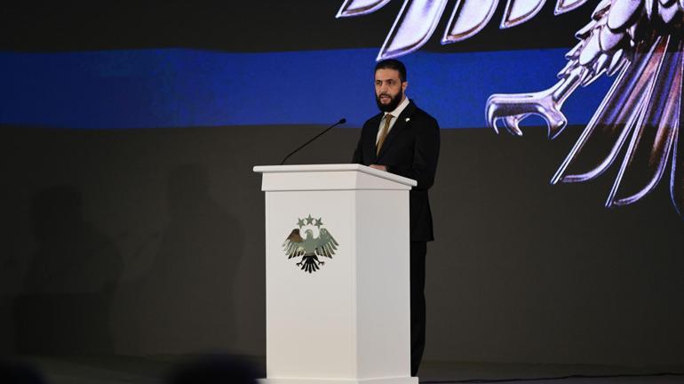 Suriyenin yeni ulusal logosu tanıtıldı: Resmi evraklarda, pasaportlarda yer alacak..