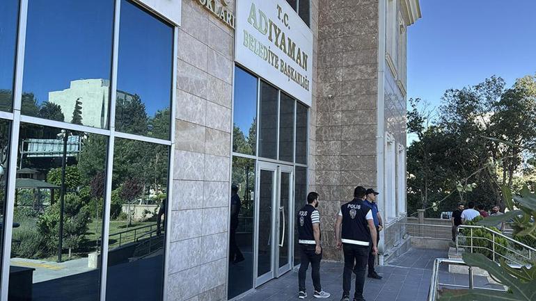 SON DAKİKA... Antalya Büyükşehir Belediye Başkanı Muhittin Böcek tutuklandı Adana Büyükşehir ve Adıyaman Belediye Başkanı gözaltında