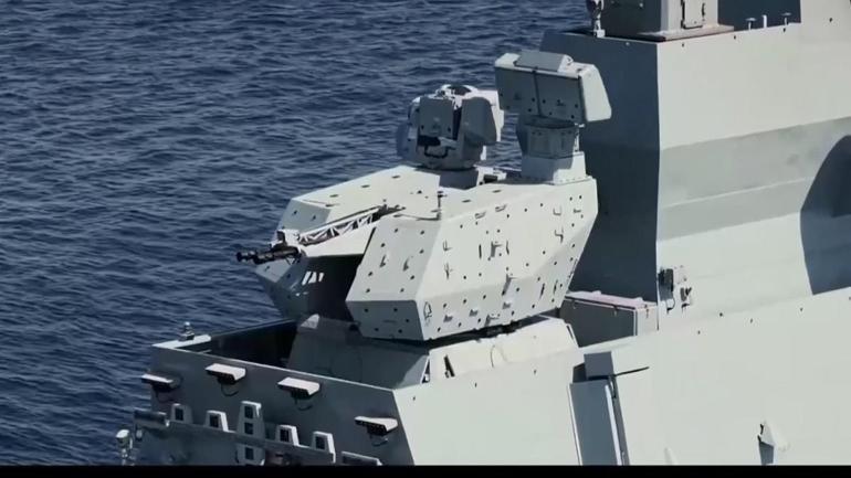 TCG İstanbul fırkateyninden tam isabet