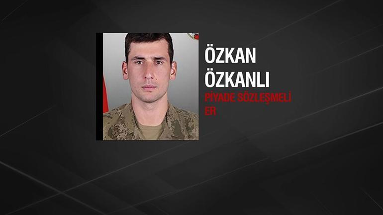 Türkiye şehitlerine ağlıyor
