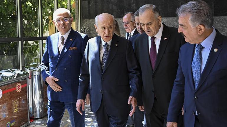 MHP lideri Devlet Bahçeli: Türkiye tarihi sürecin tam ortasında
