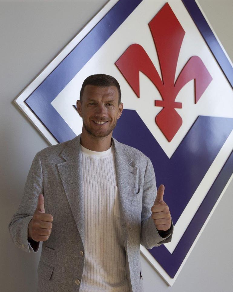 Fenerbahçeden ayrılan Edin Dzeko resmi sözleşmeye imzayı attı