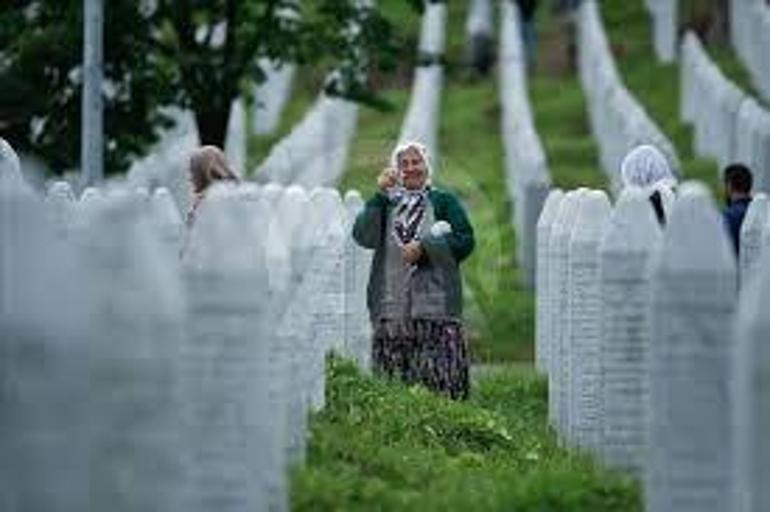 8.372 çığlık Bir kasabanın adı, bir yaranın izi: Srebrenitsa Soykırımı