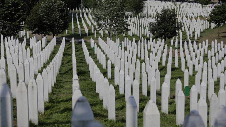 8.372 çığlık Bir kasabanın adı, bir yaranın izi: Srebrenitsa Soykırımı