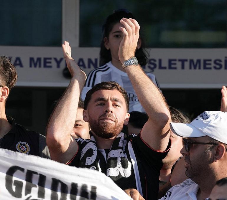 İstanbula gelen Orkun Kökçüden ilk sözler: Çocukluktan beri hayalini kurduğum Beşiktaşıma transfer oldum