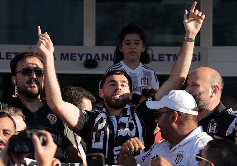 İstanbula gelen Orkun Kökçüden ilk sözler: Çocukluktan beri hayalini kurduğum Beşiktaşıma transfer oldum