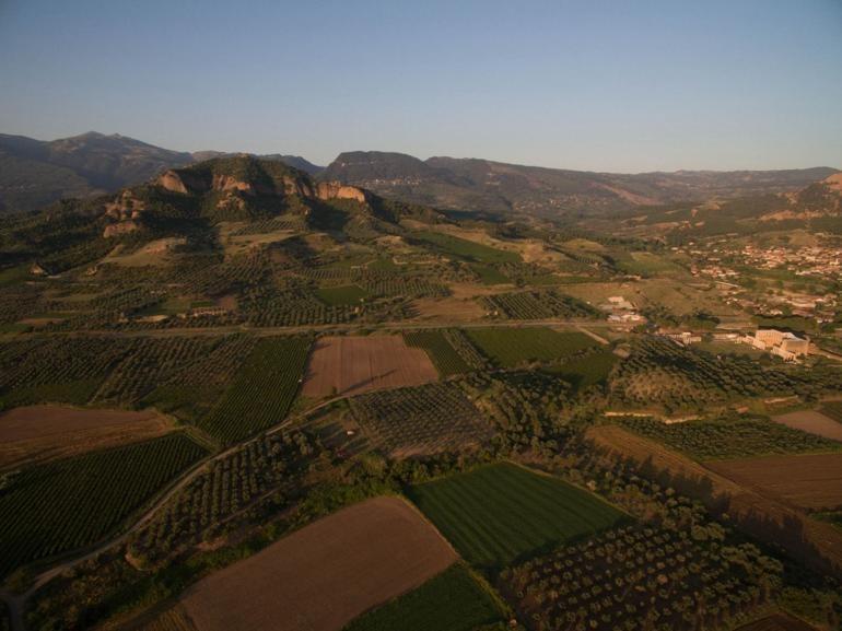 Bakan Ersoy duyurdu Sardes ve Bin Tepeler Lidya Tümülüsler, UNESCO Dünya Miras Listesinde