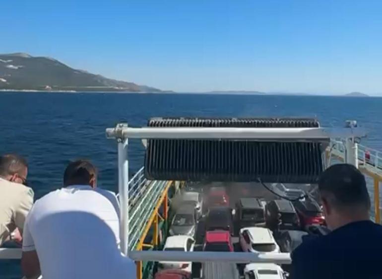 Marmara Adası açıklarında can pazarı 200 yolcu ve 70 araç alevlerin arasında