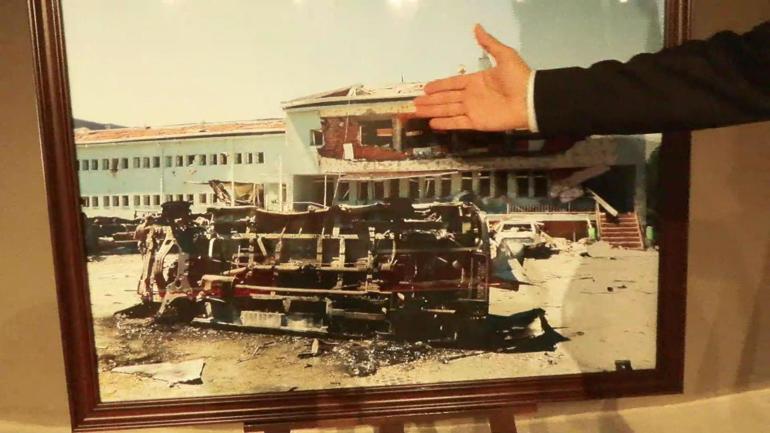Erimiş silahlar, sarsıcı hatıralar: Şehitlerin emaneti sergileniyor