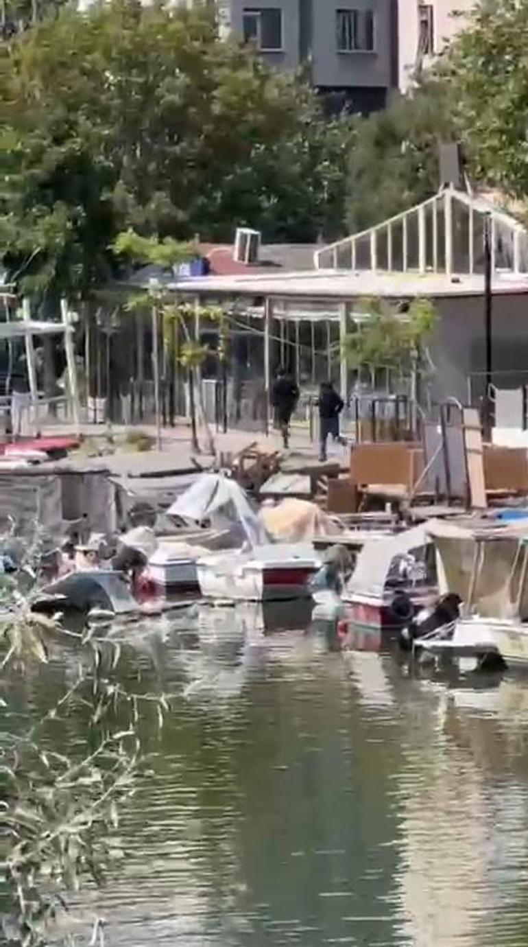 Küçükçekmeceyi ayağa kaldıran olay Maskeli saldırgan silahla dehşet saçtı: Yaralılar var