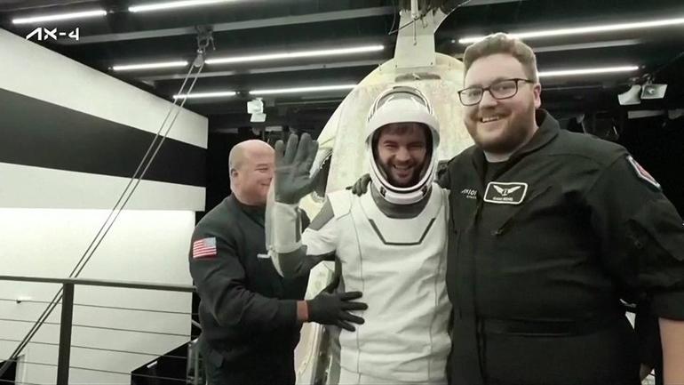 20 günlük uzay görevini tamamlayan 4 astronot döndü