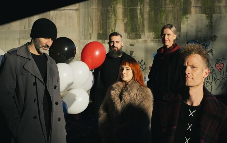 20 yıllık hikâye, 10. albüm ve “Nostalgia”