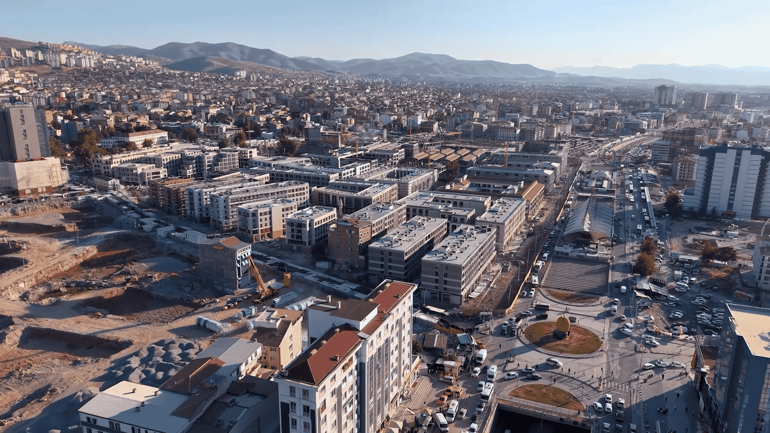 Bakan Kurum duyurdu Malatya’da 300 bininci deprem konutu teslime hazırlanıyor