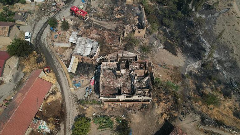 Sakaryada orman yangını: Tedbir amaçlı 2 mahalle boşaltıldı, 3 ev küle döndü