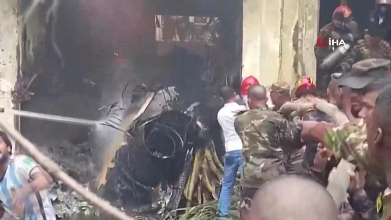 Bangladeş’te Askeri Eğitim Uçağı, Kampüse Düştü: 1 Ölü, 4 Yaralı
