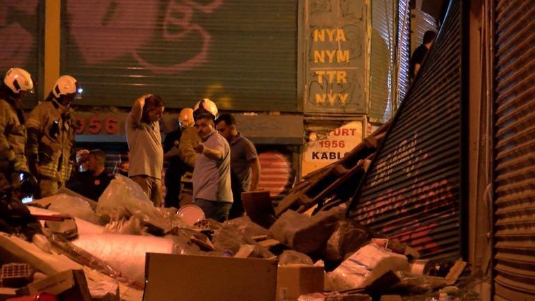 Beyoğlunda büfe patladı, 3 katlı bina çöktü