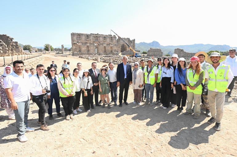 Bakan Ersoy müjdeyi verdi Aspendosta büyük kazı hamlesi: Geleceğe miras projesiyle 64 yıllık iş 4 yılda yapılacak