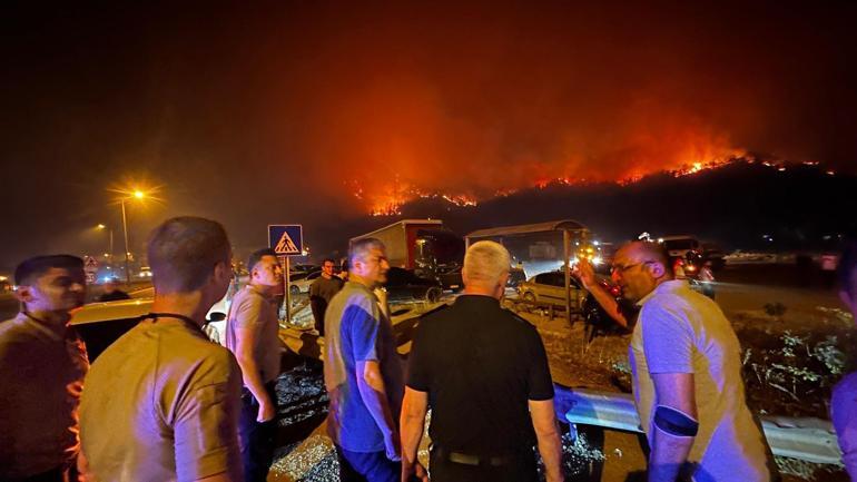 CANLI| Bursada alevlerle mücadele Köyler boşaltılıyor, Bursa-Ankara otoyolu trafiğe kapatıldı