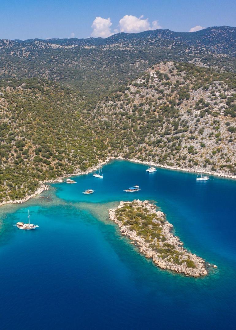 Antalya, bir günde 104.359 yabancı ziyaretçiyle tüm zamanların rekorunu kırdı