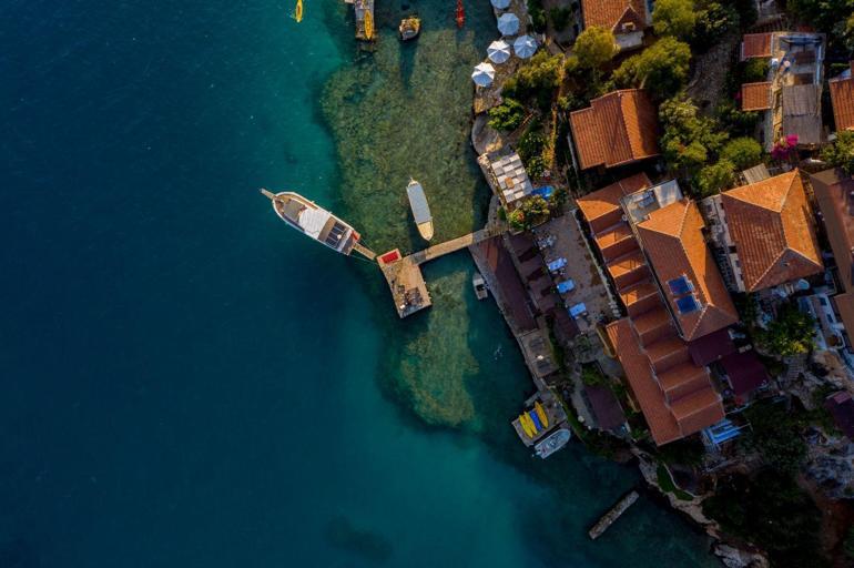 Antalya, bir günde 104.359 yabancı ziyaretçiyle tüm zamanların rekorunu kırdı