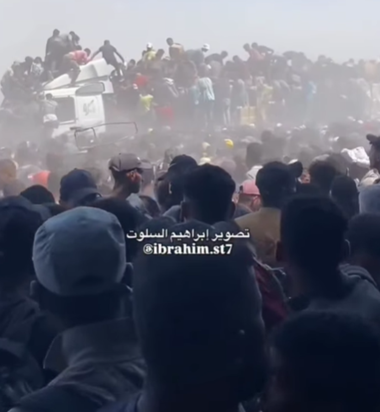 Gazze’de Yardım Tırlarına Akın: Kitlesel Açlık Krizinin Boyutunu Gözler Önüne Seren Görüntüler
