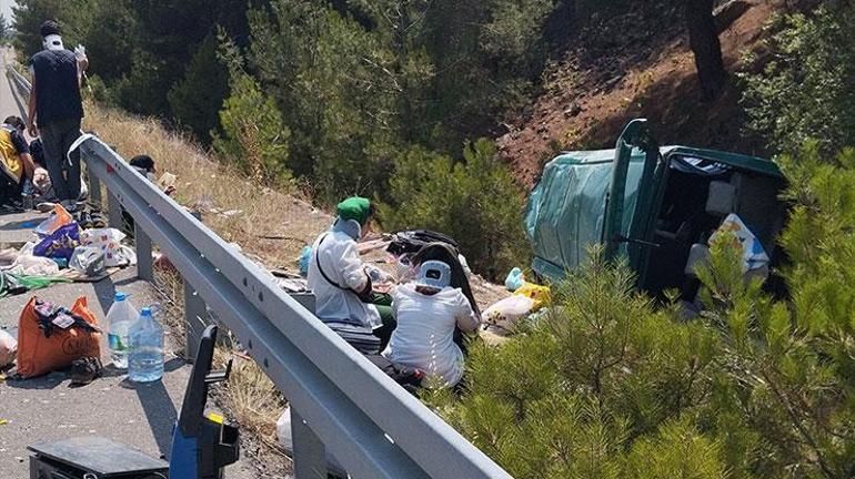 Sivasta minibüs devrildi: 13 yaralı