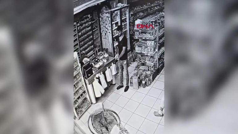 Dehşet evi Kan donduran satırlar: Ev arkadaşının boğazını kesti