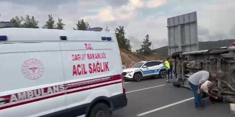 Temde feci kaza Servis aracı yan yattı: Yaralılar var