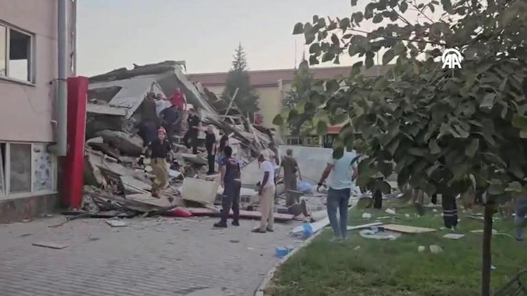 SON DAKİKA | Balıkesirde 6.1 büyüklüğünde deprem: 1 kişi hayatını kaybetti, 29 kişi yaralandı.