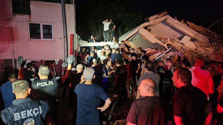 SON DAKİKA | Balıkesirde 6.1 büyüklüğünde deprem: 1 kişi hayatını kaybetti, 29 kişi yaralandı.