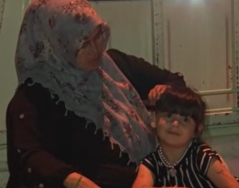 6.1lik deprem sonrası büyük panik: Kamyonet kasasında deprem nöbeti