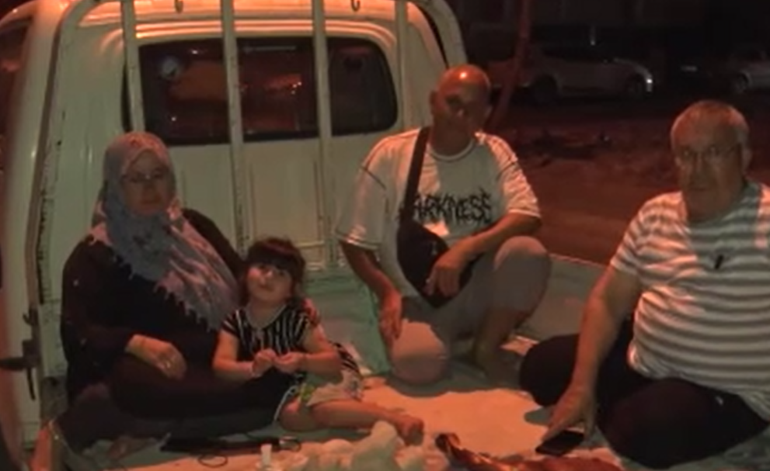 6.1lik deprem sonrası büyük panik: Kamyonet kasasında deprem nöbeti