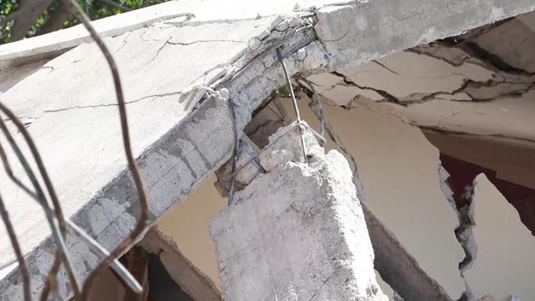 Depremde yıkılan 3 katlı binanın kolonları mı kesildi