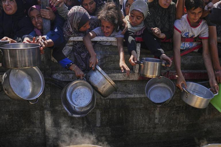 ABD Büyükelçisi Huckabee’den insanlık dışı sözler Gıda yerine, zayıflama iğnesi önerdi....