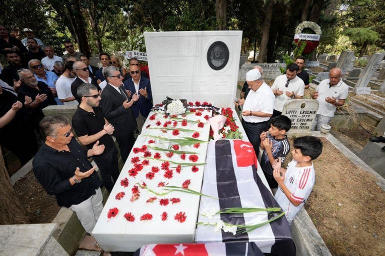Beşiktaşın efsane başkanı Süleyman Seba kabri başında anıldı