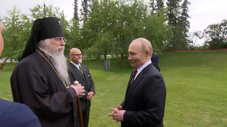 Putin, Alaska’daki Sovyet mezarlarını ziyaret etti